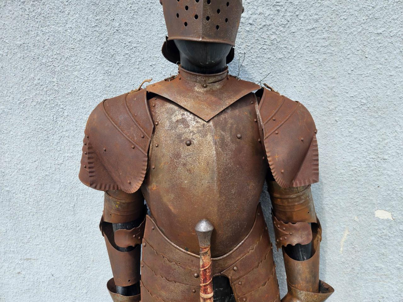 PLATE ARMOR