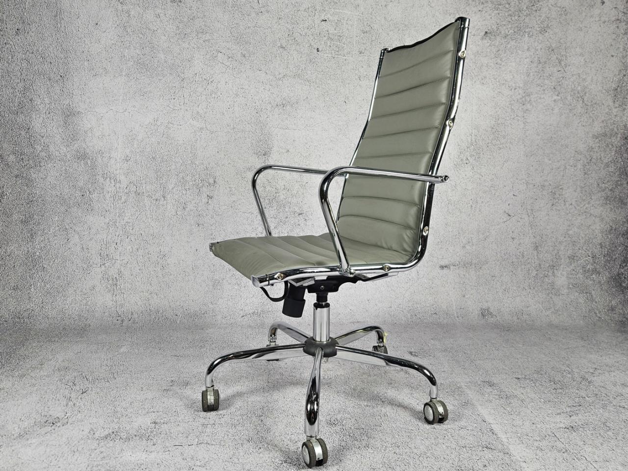 SWIVEL OFFICE CHAIR
