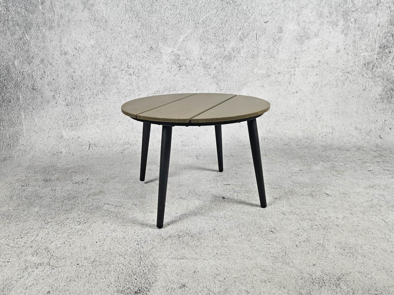 GARDEN TABLE