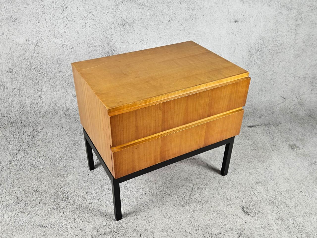 NIGHTSTAND