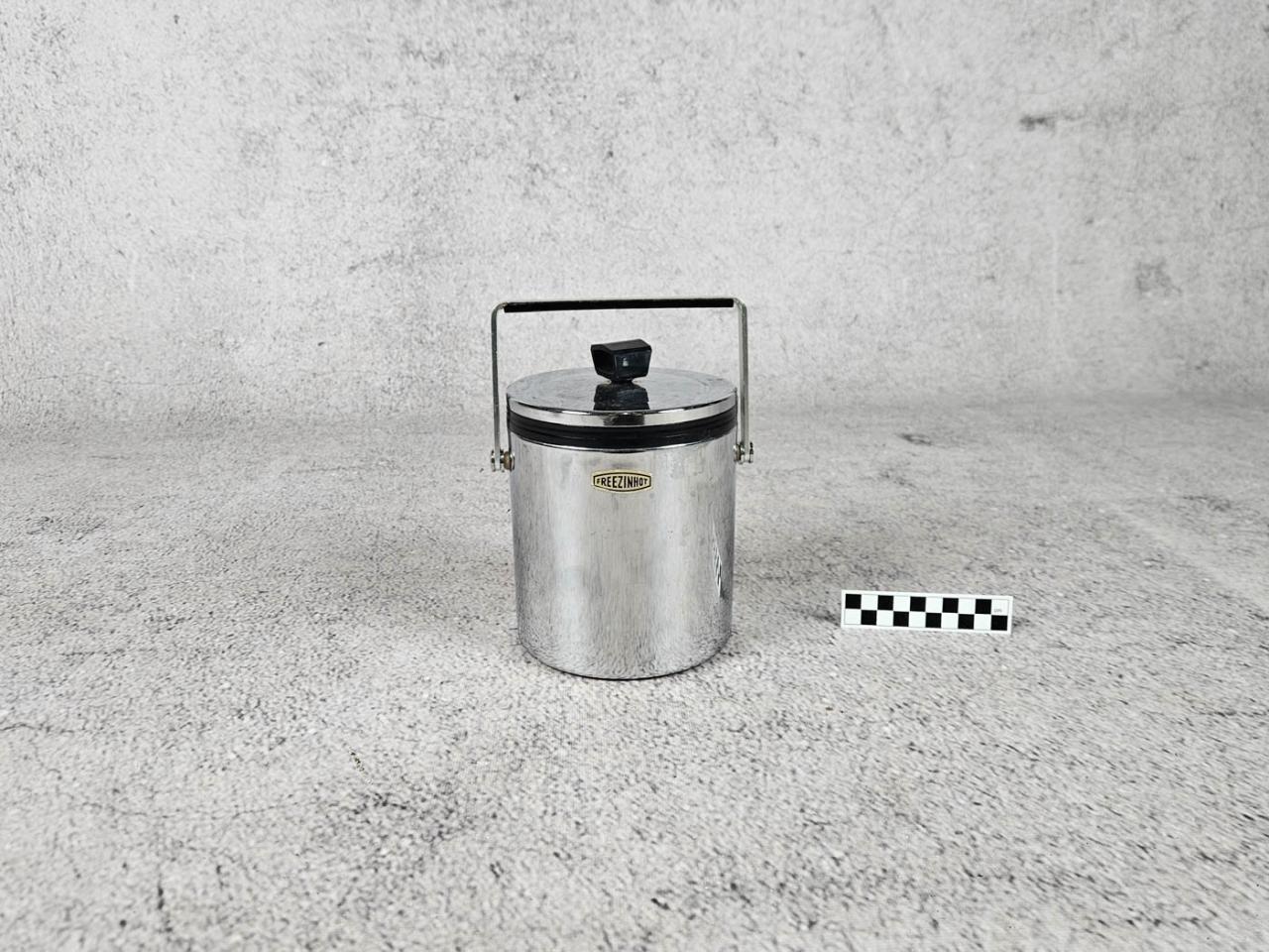 CHAMPAGNE COOLER BUCKET