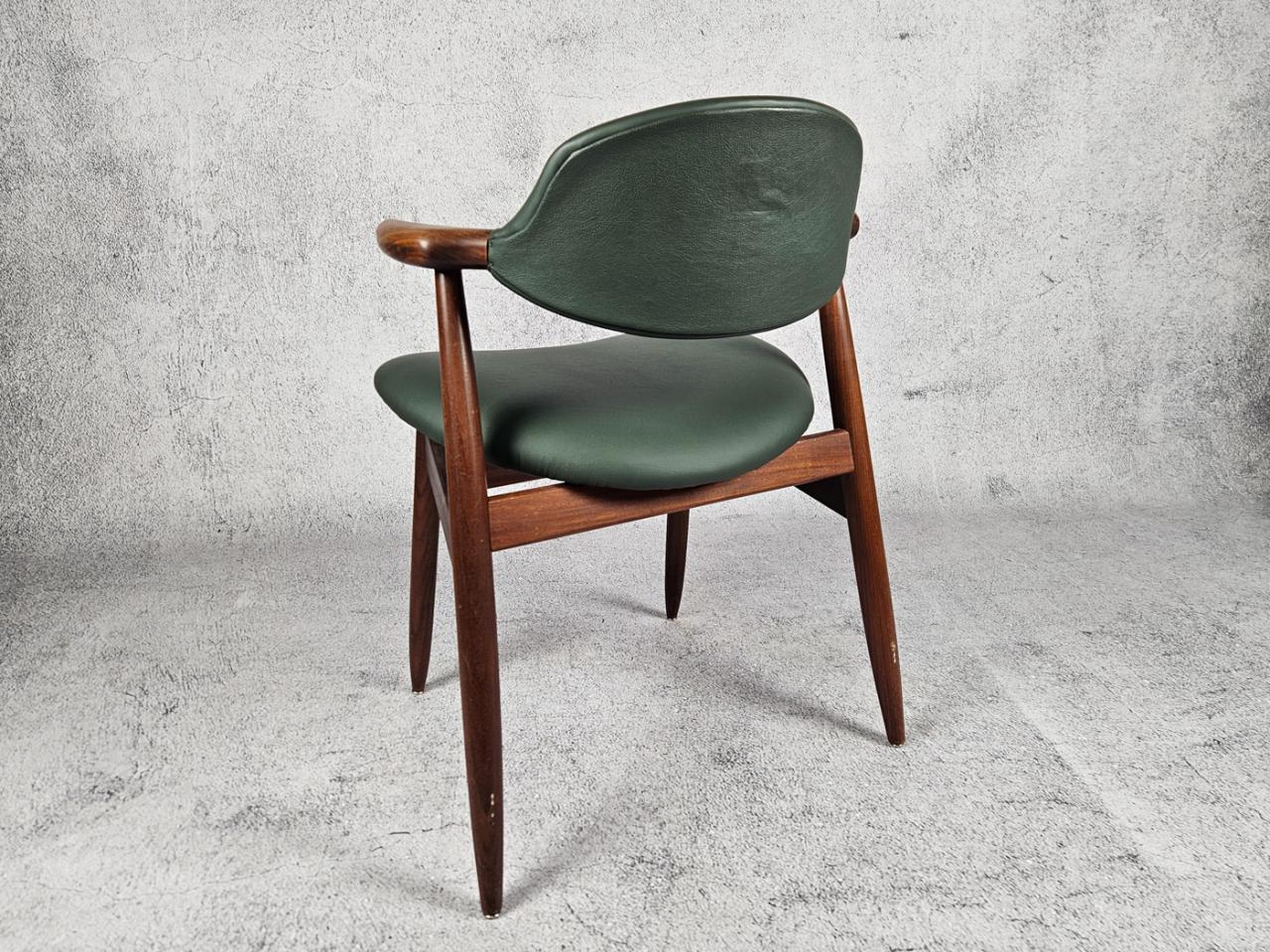 SCANDINAVIAN 1960S CHAIR