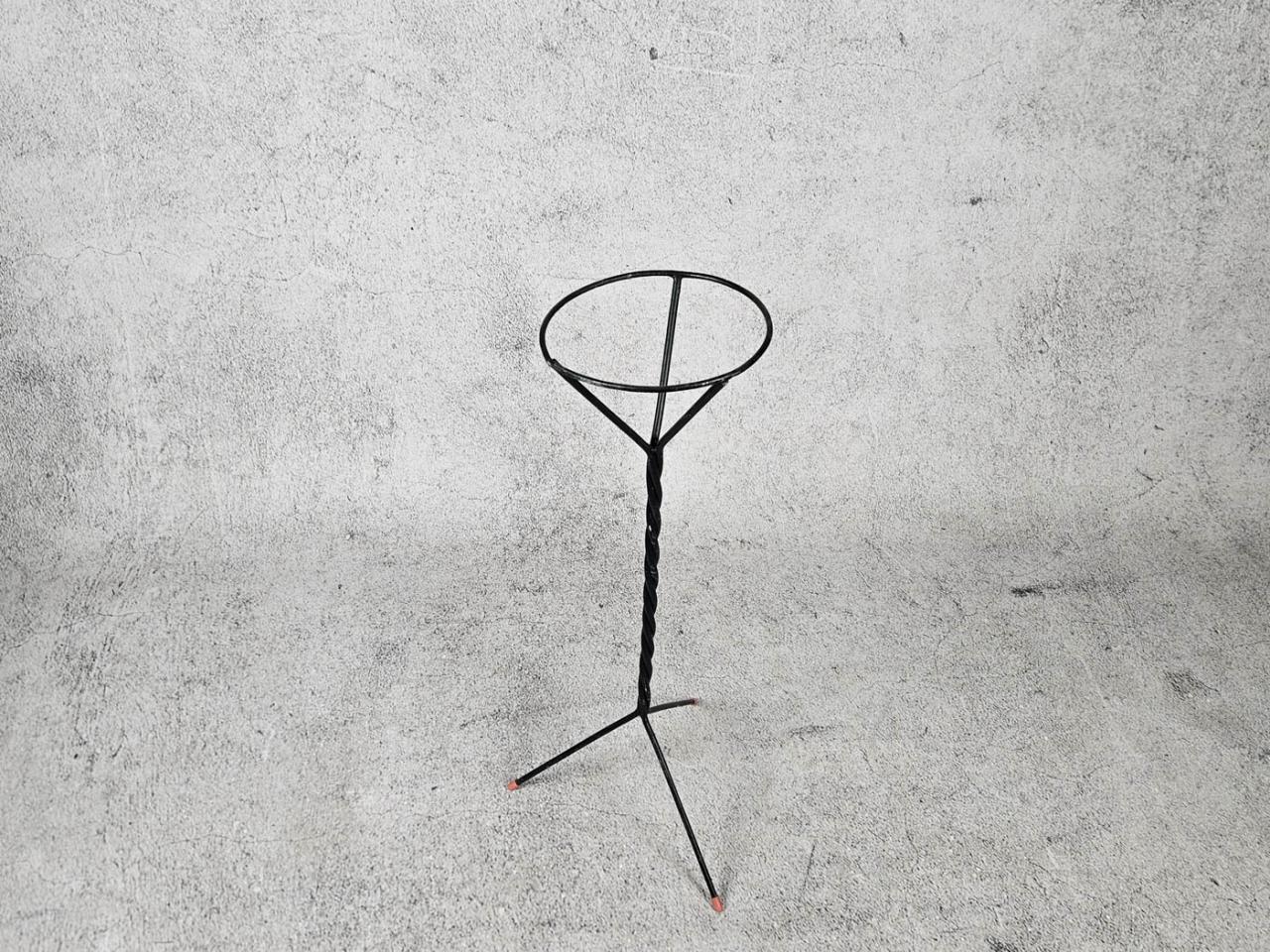 PLANT STAND