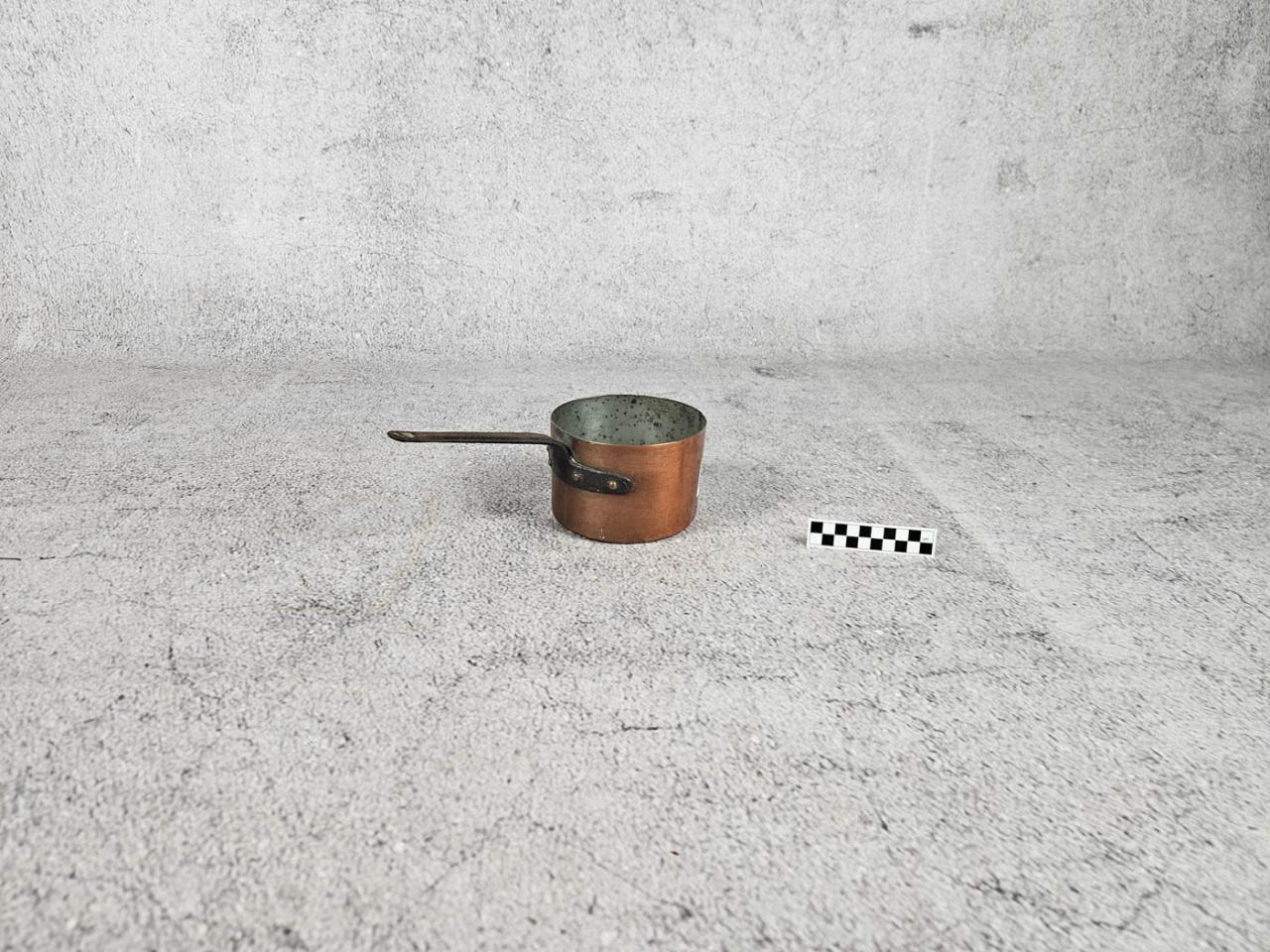SAUCEPAN POT