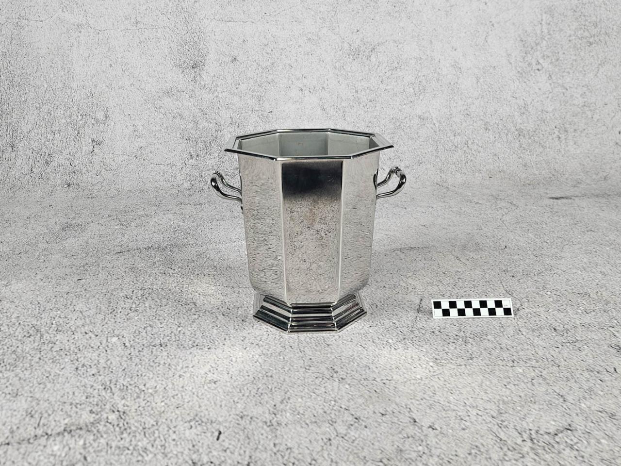 CHAMPAGNE COOLER BUCKET
