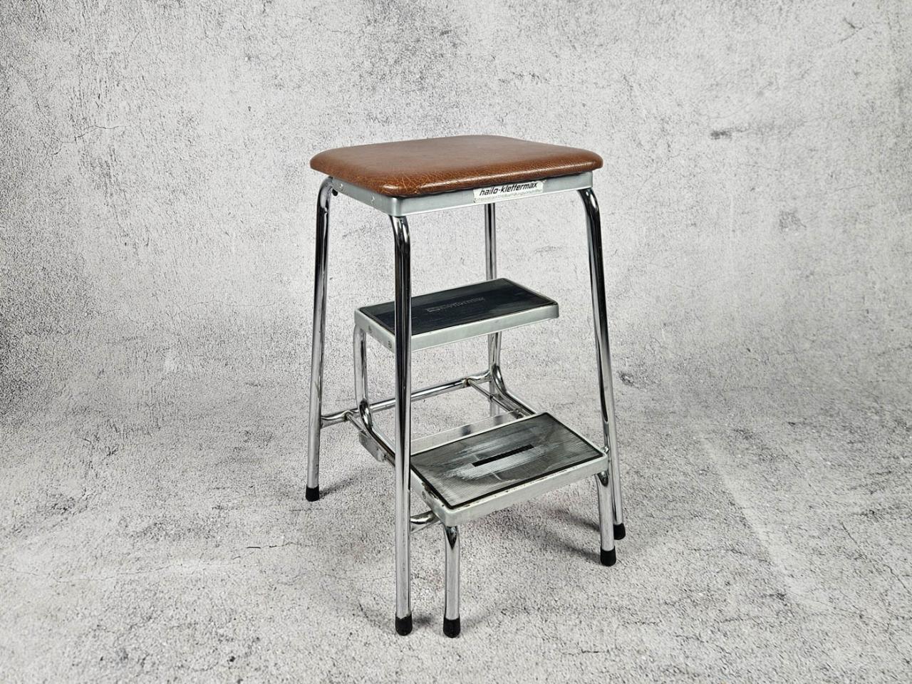 TABORET ZE SCHODKAMI