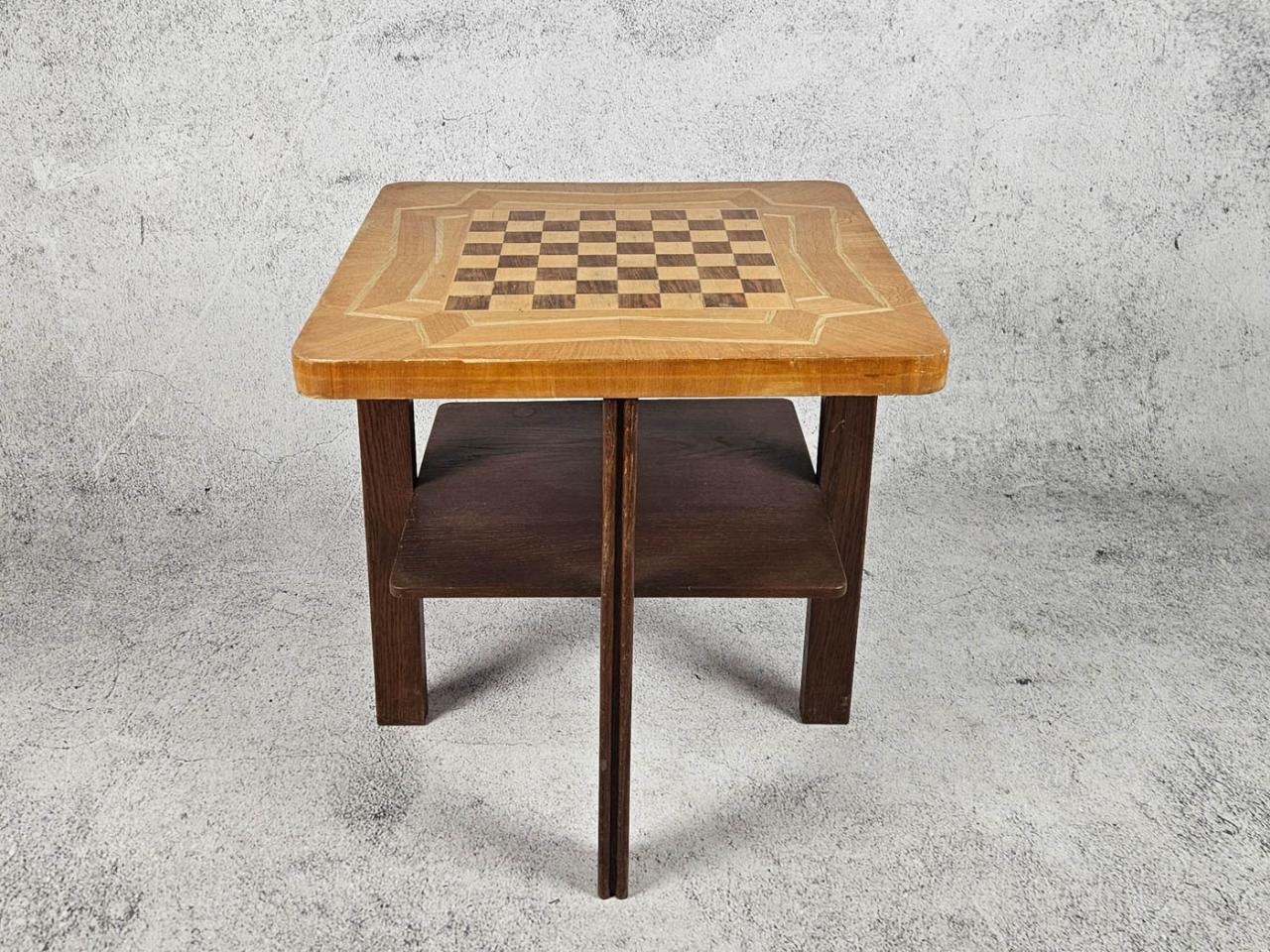 CHESS TABLE
