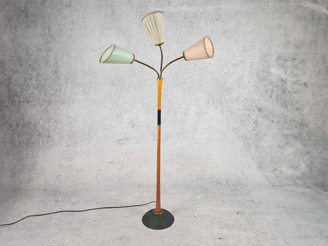 FLOOR LAMP