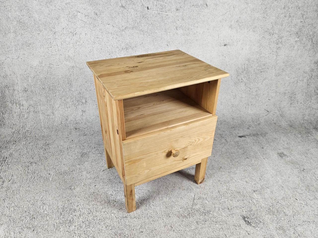 NIGHTSTAND
