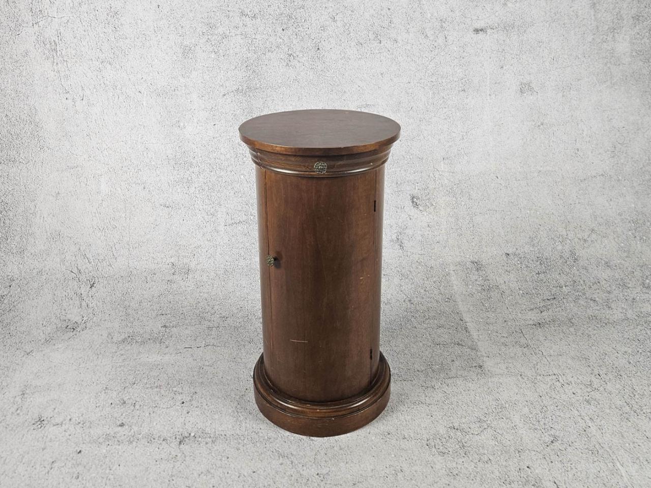 CYLINDRICAL CABINET