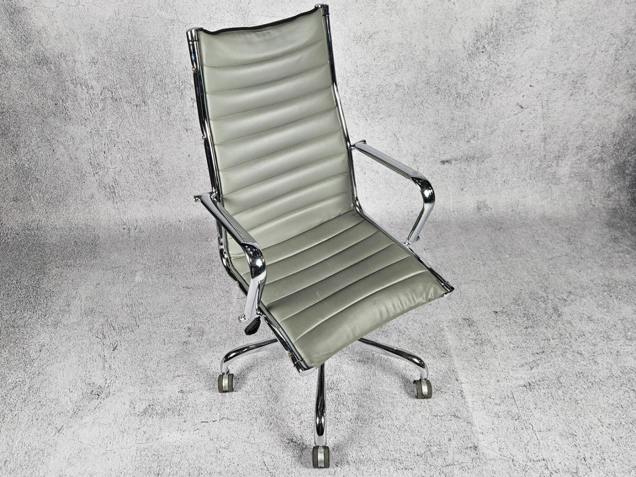 SWIVEL OFFICE CHAIR