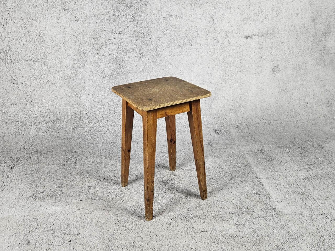 STOŁEK TABORET