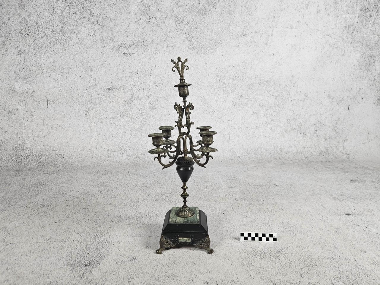CANDLESTICK