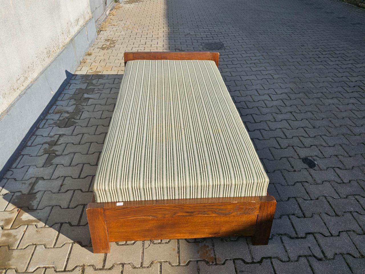 DAYBED