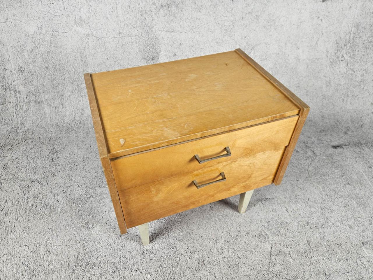 NIGHTSTAND