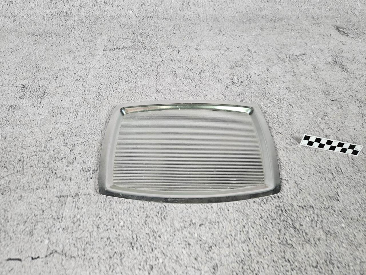 TRAY