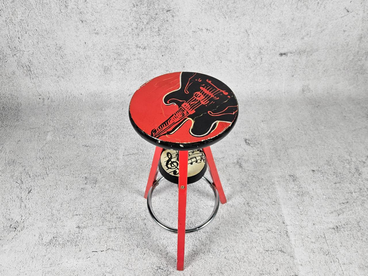 BAR STOOL