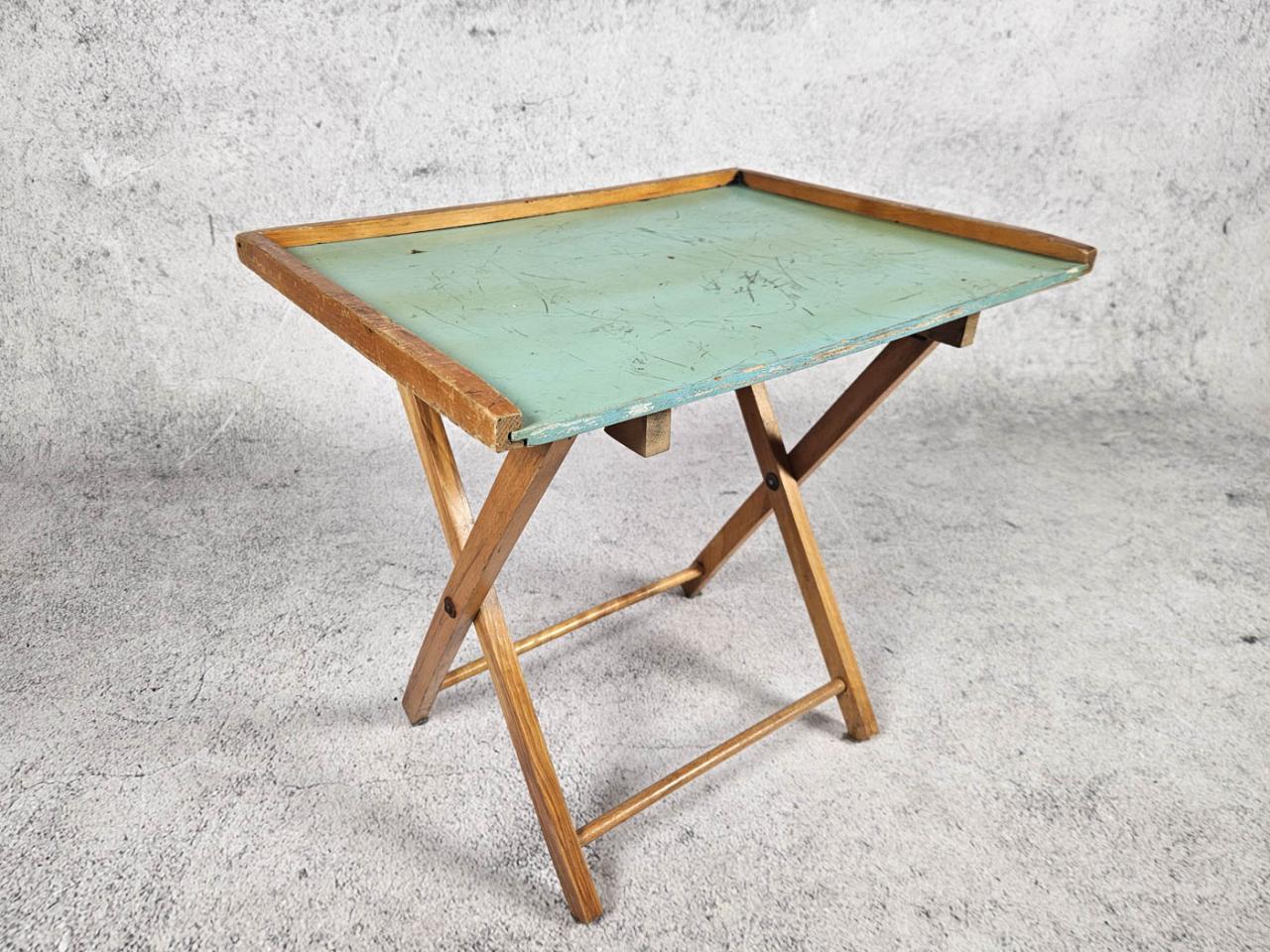 SCHOOL DESK