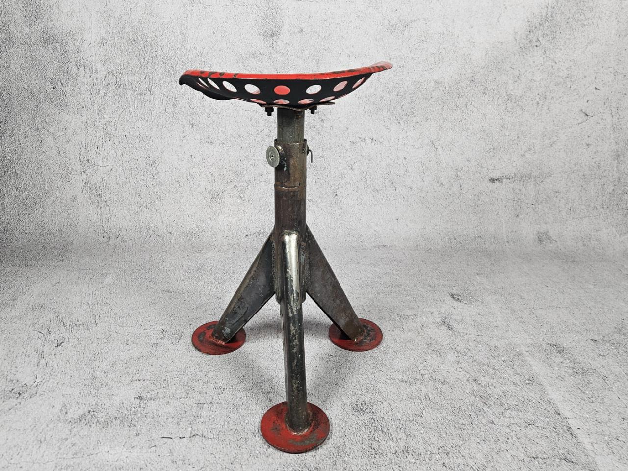 BAR STOOL