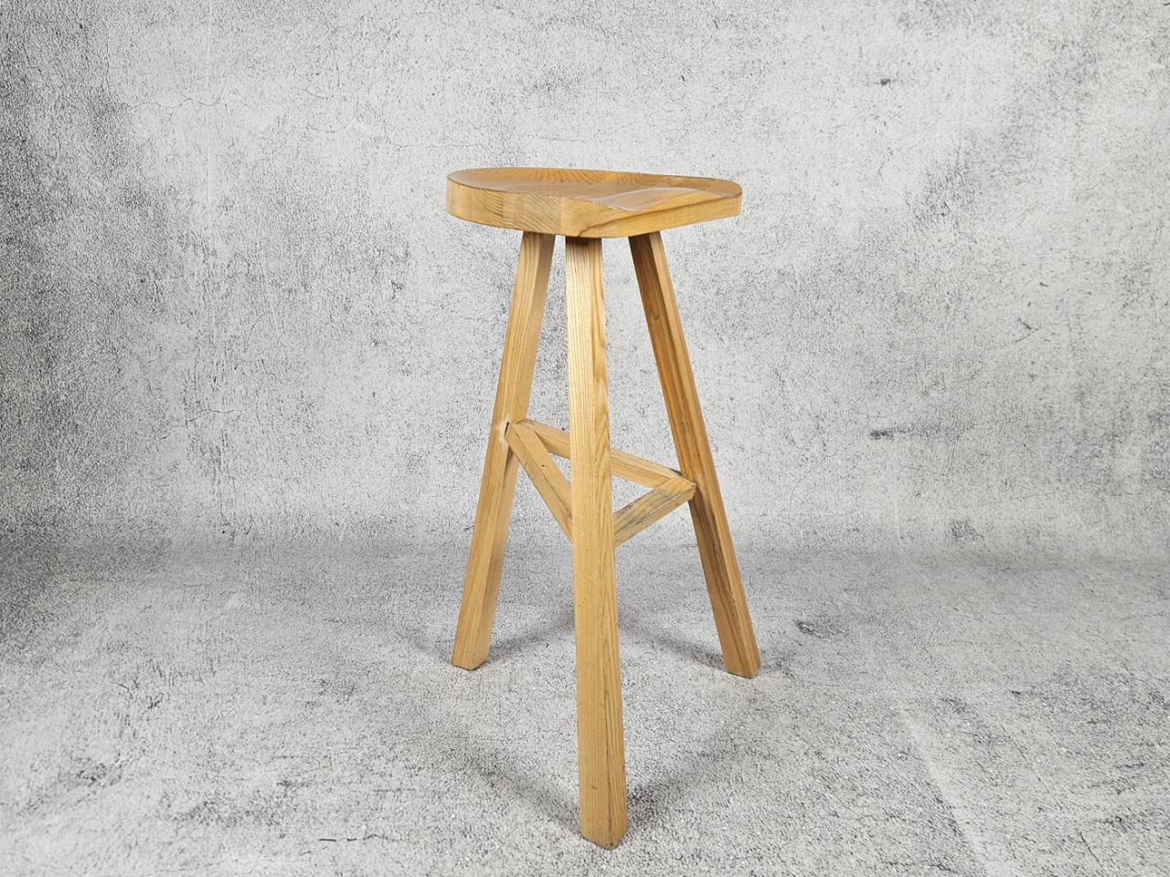 BAR STOOL