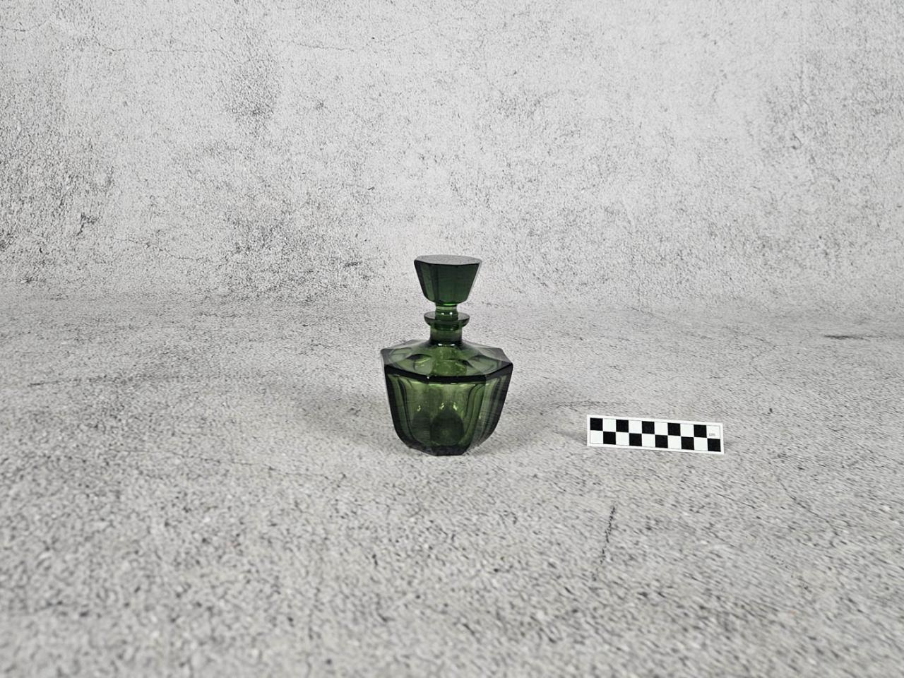DECANTER