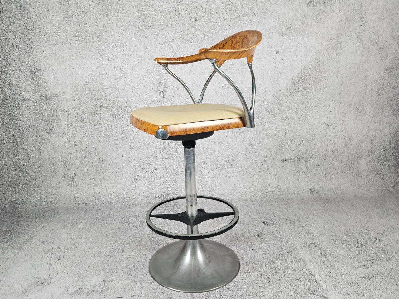BAR STOOL