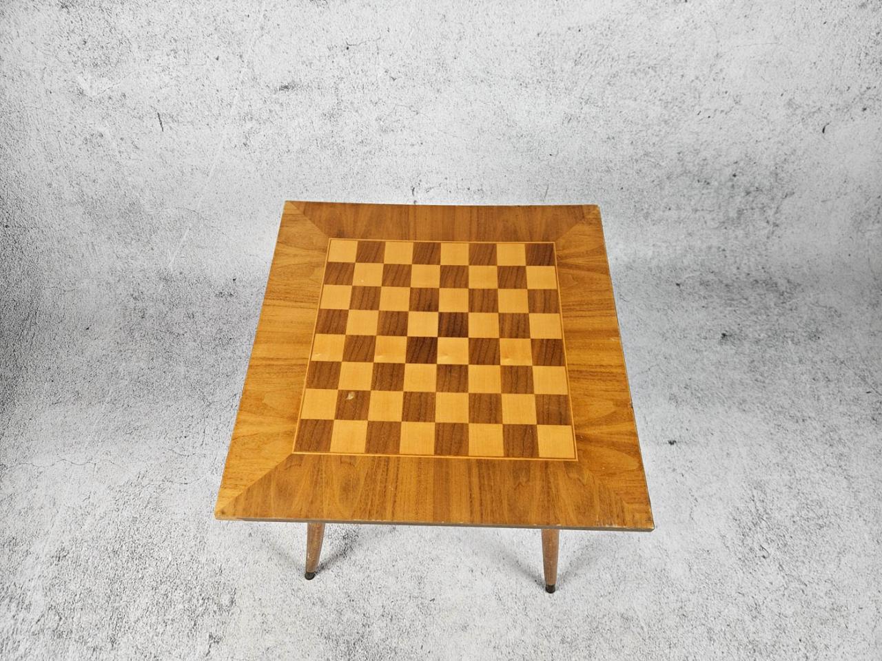 CHESS TABLE