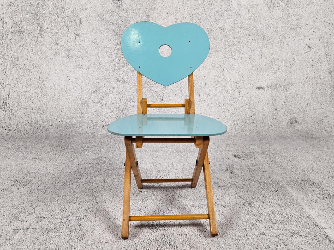 CHILDREN'S CHAIR
