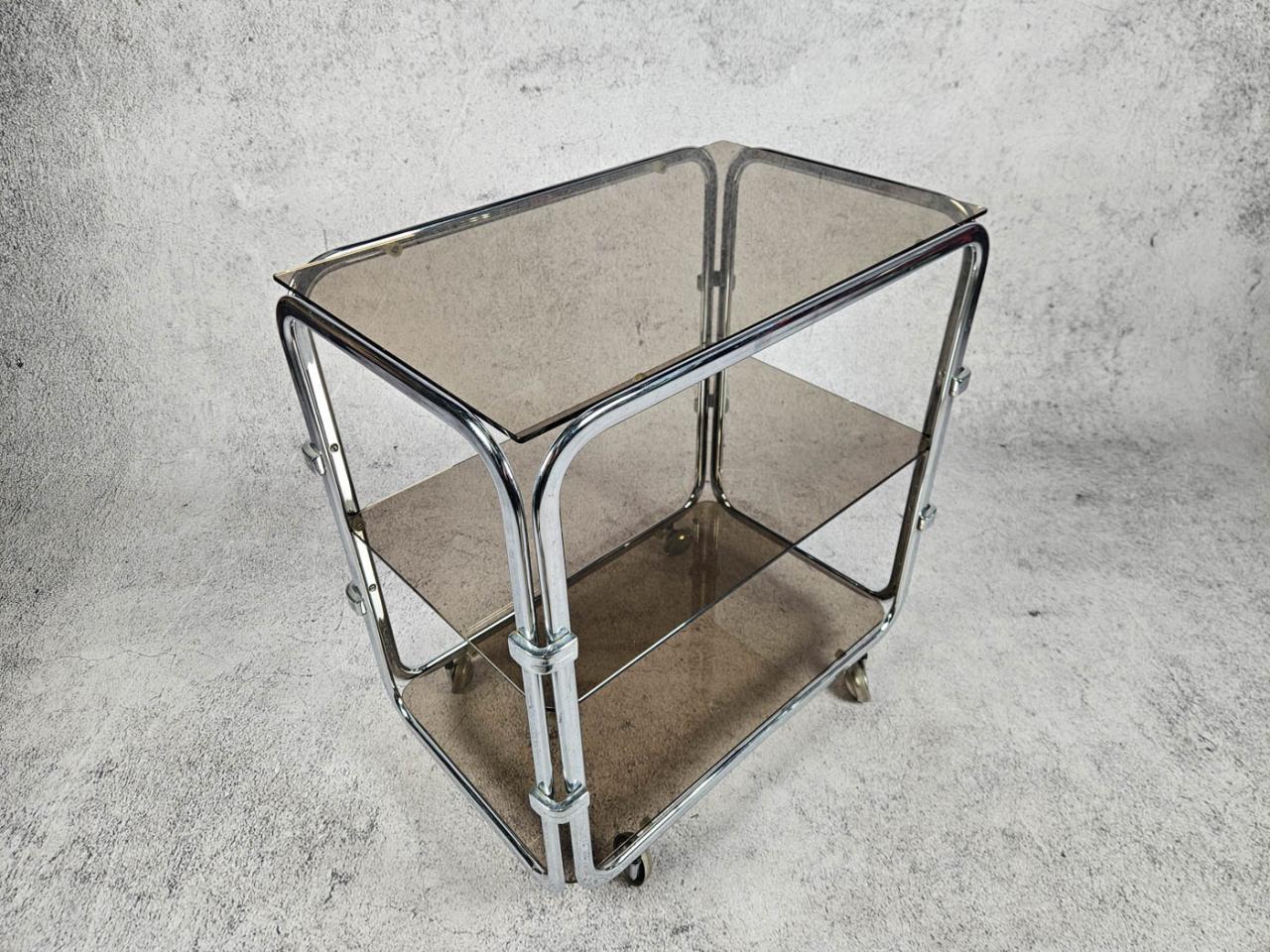 BAR ON WHEELS