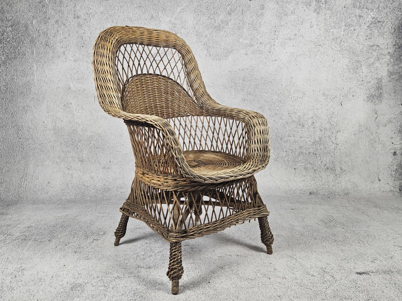 GARDEN ARMCHAIR