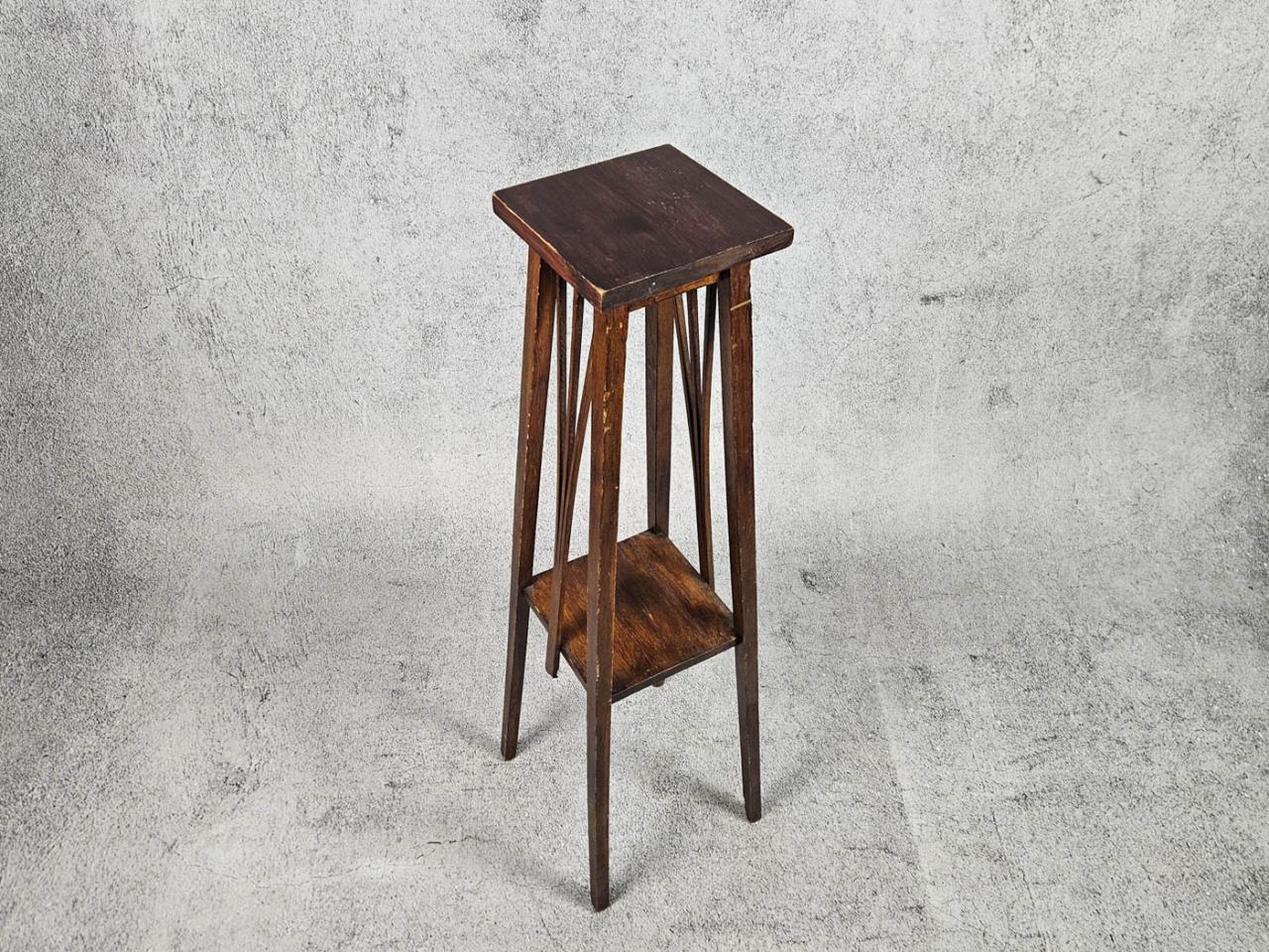 PLANT STAND