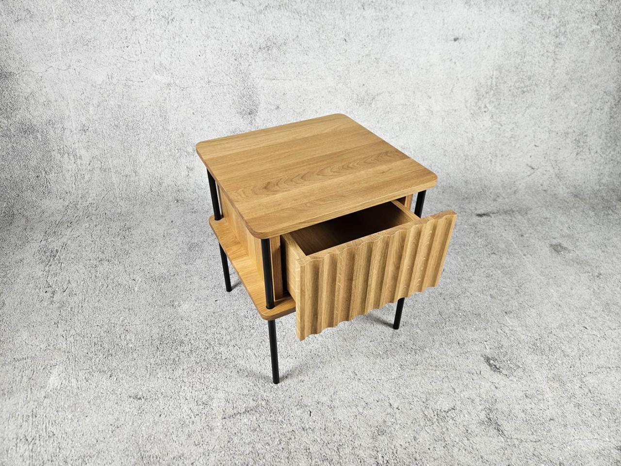 NIGHTSTAND, TAMO