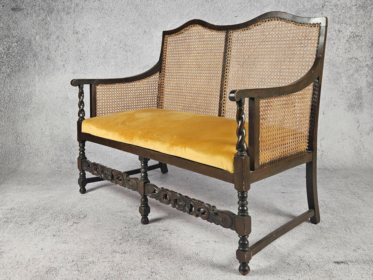 KANAPA SOFA