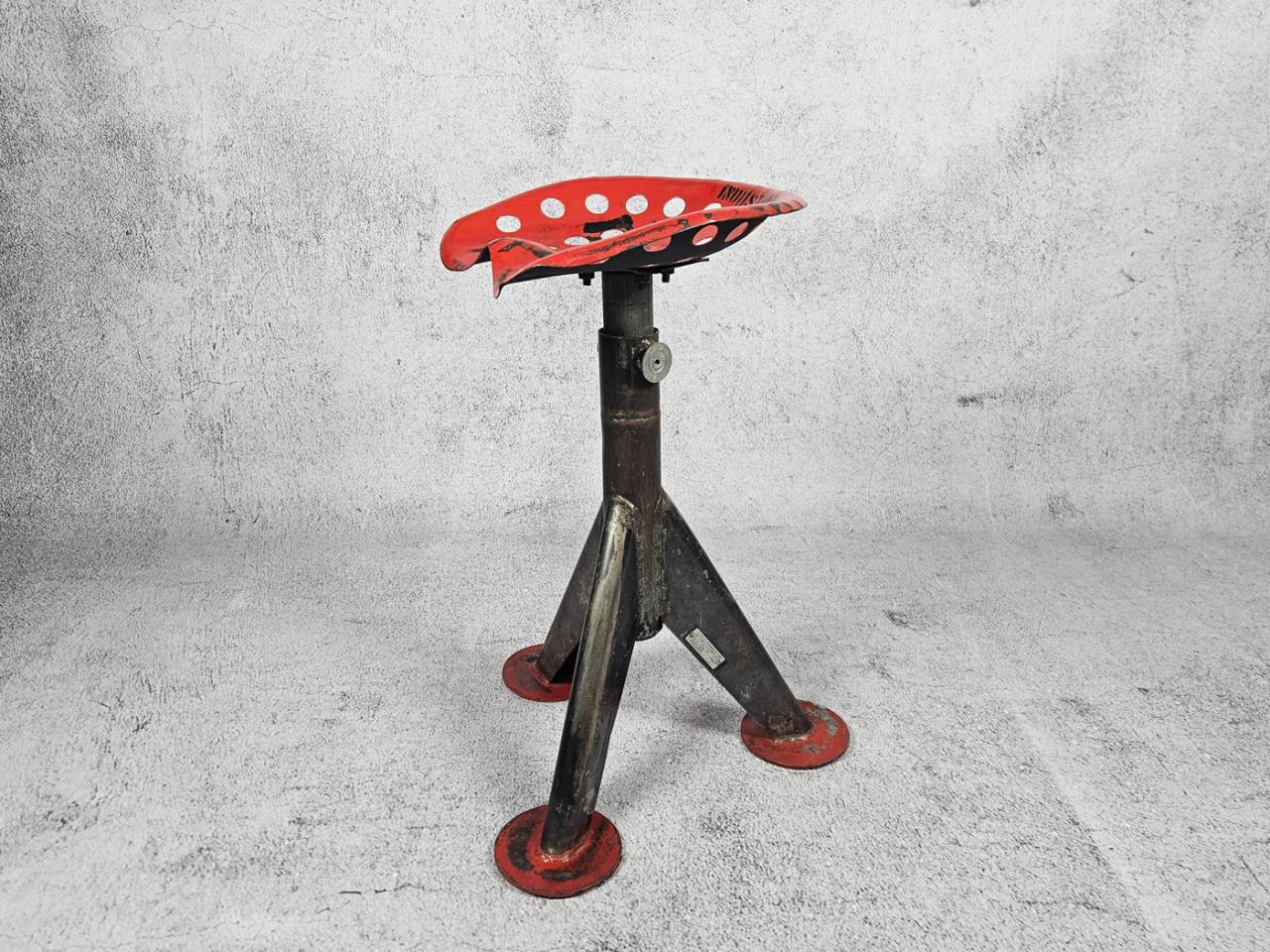 BAR STOOL