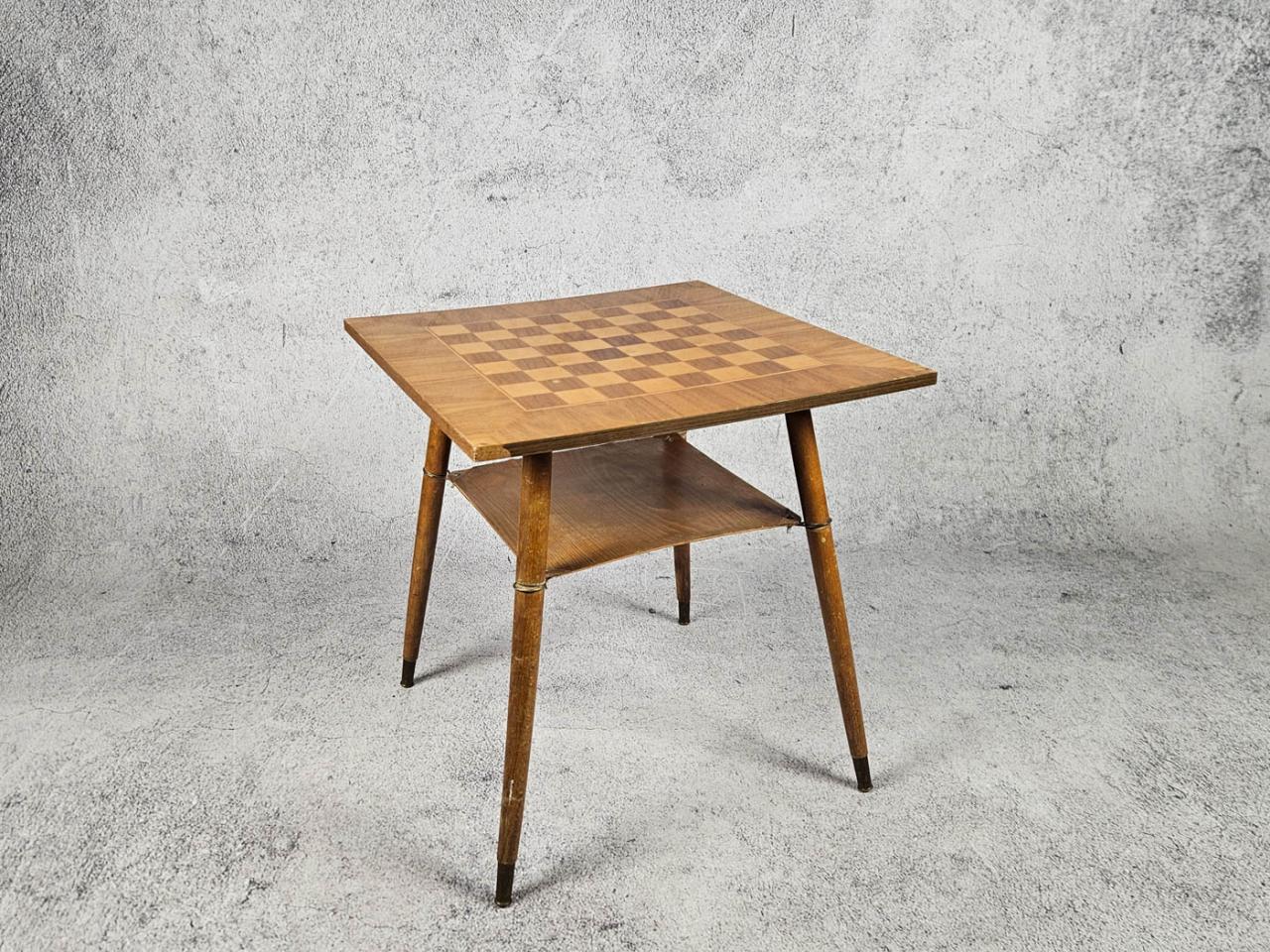 CHESS TABLE