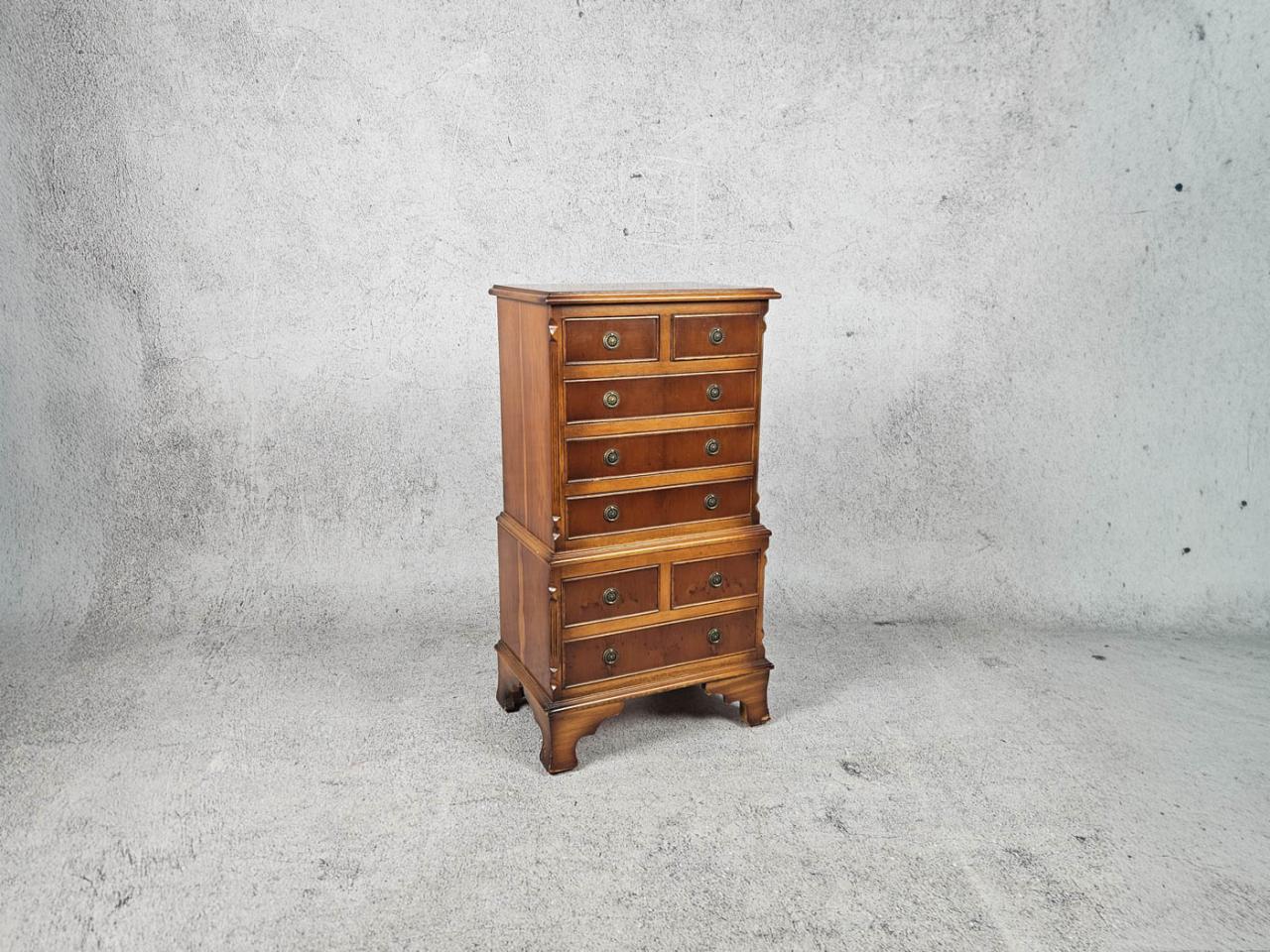 CABINET WITH DRAWERS