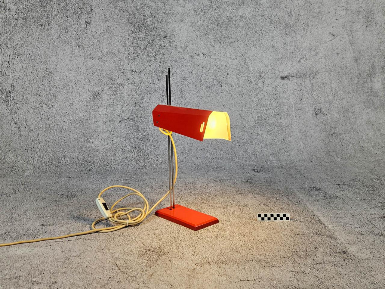 DESK LAMP