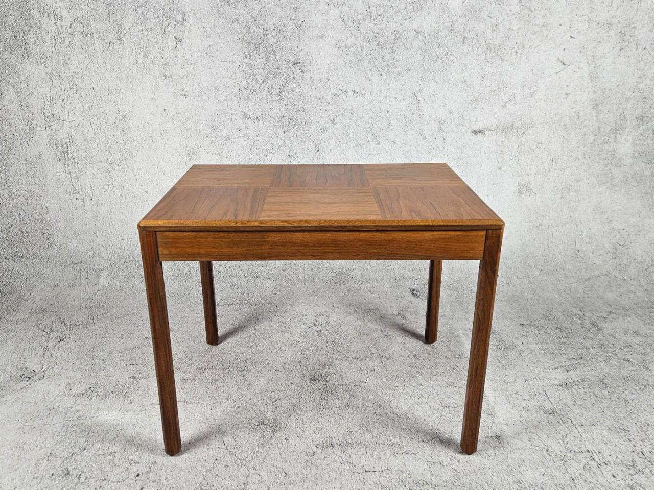 SMALL TABLE