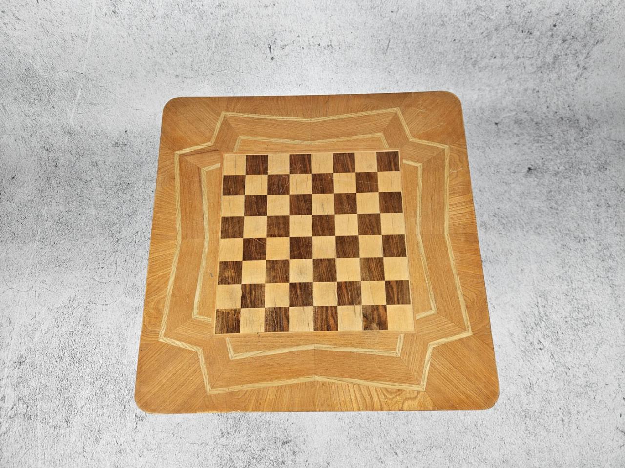 CHESS TABLE
