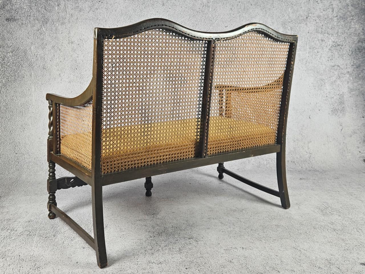 KANAPA SOFA