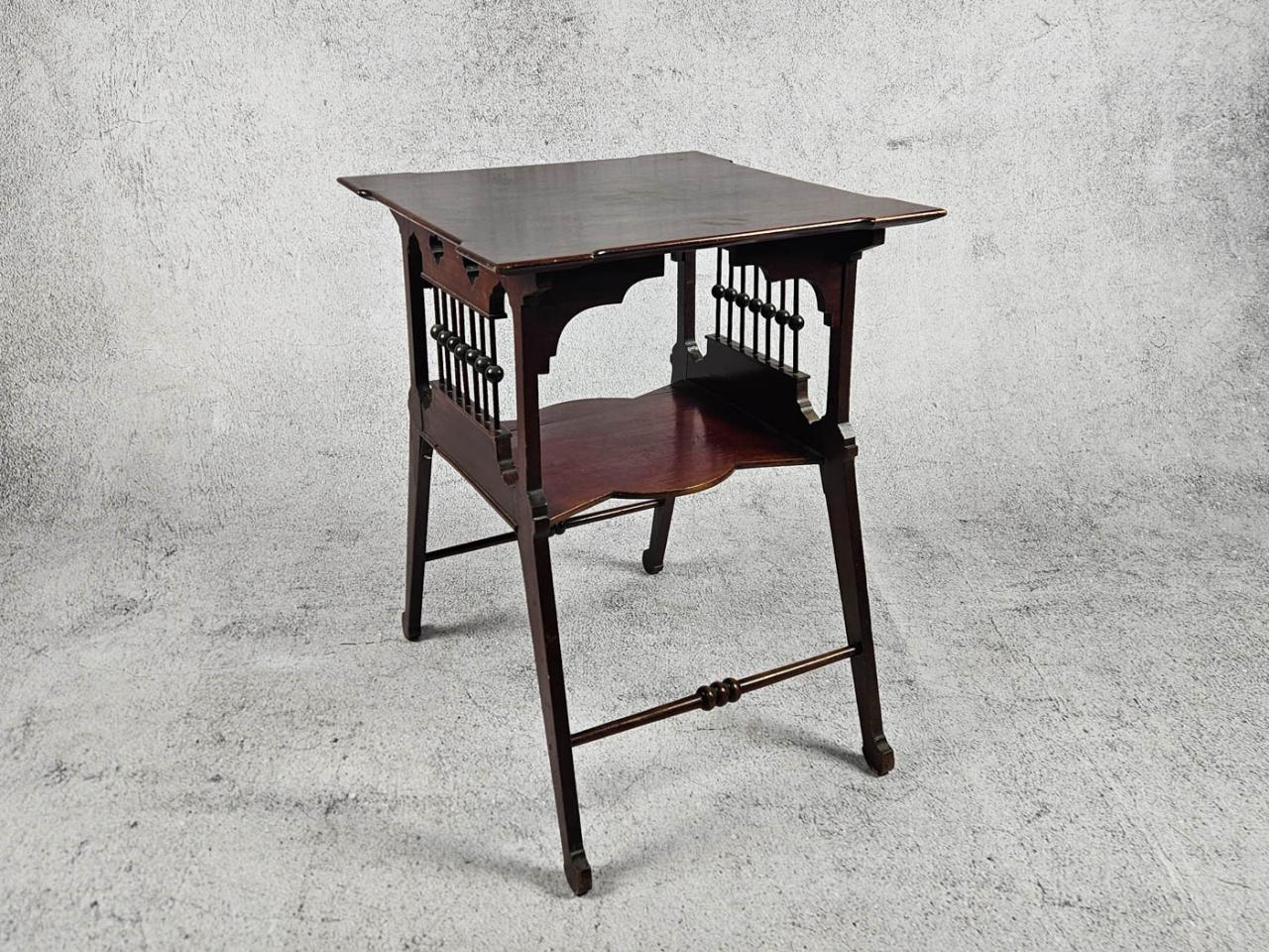 SMALL TABLE