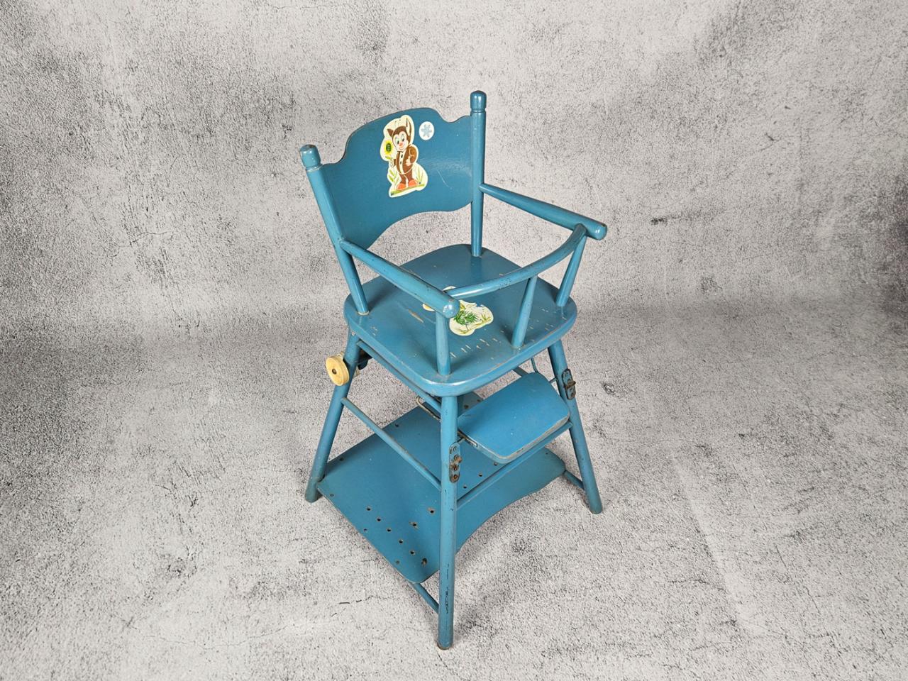 FEEDING CHAIR