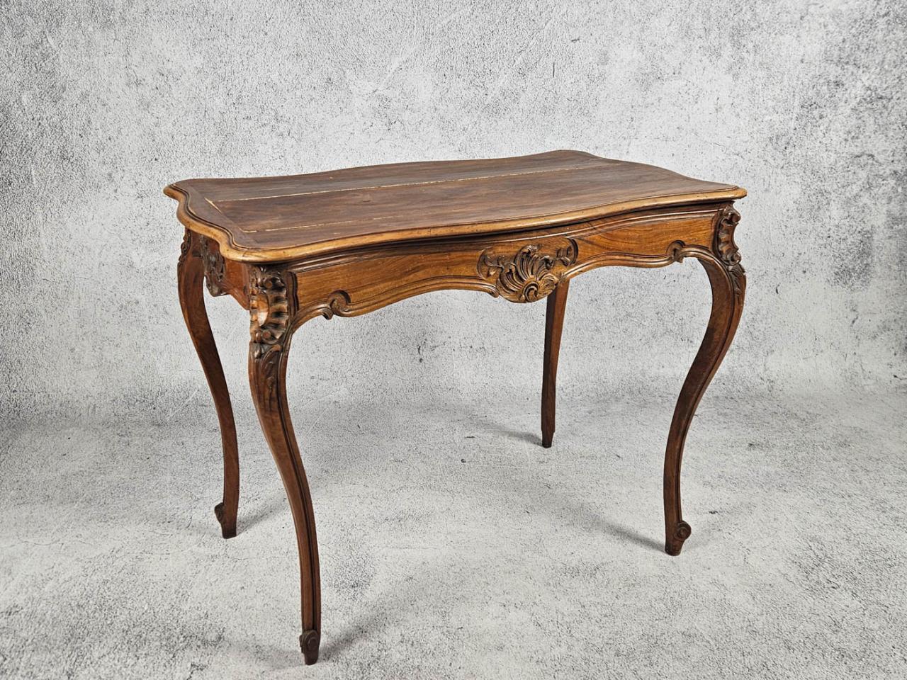 SMALL TABLE