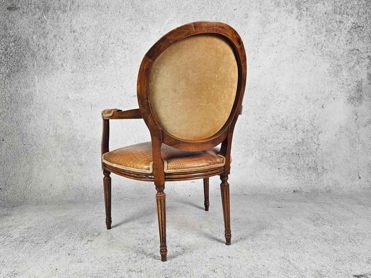 CHAIR