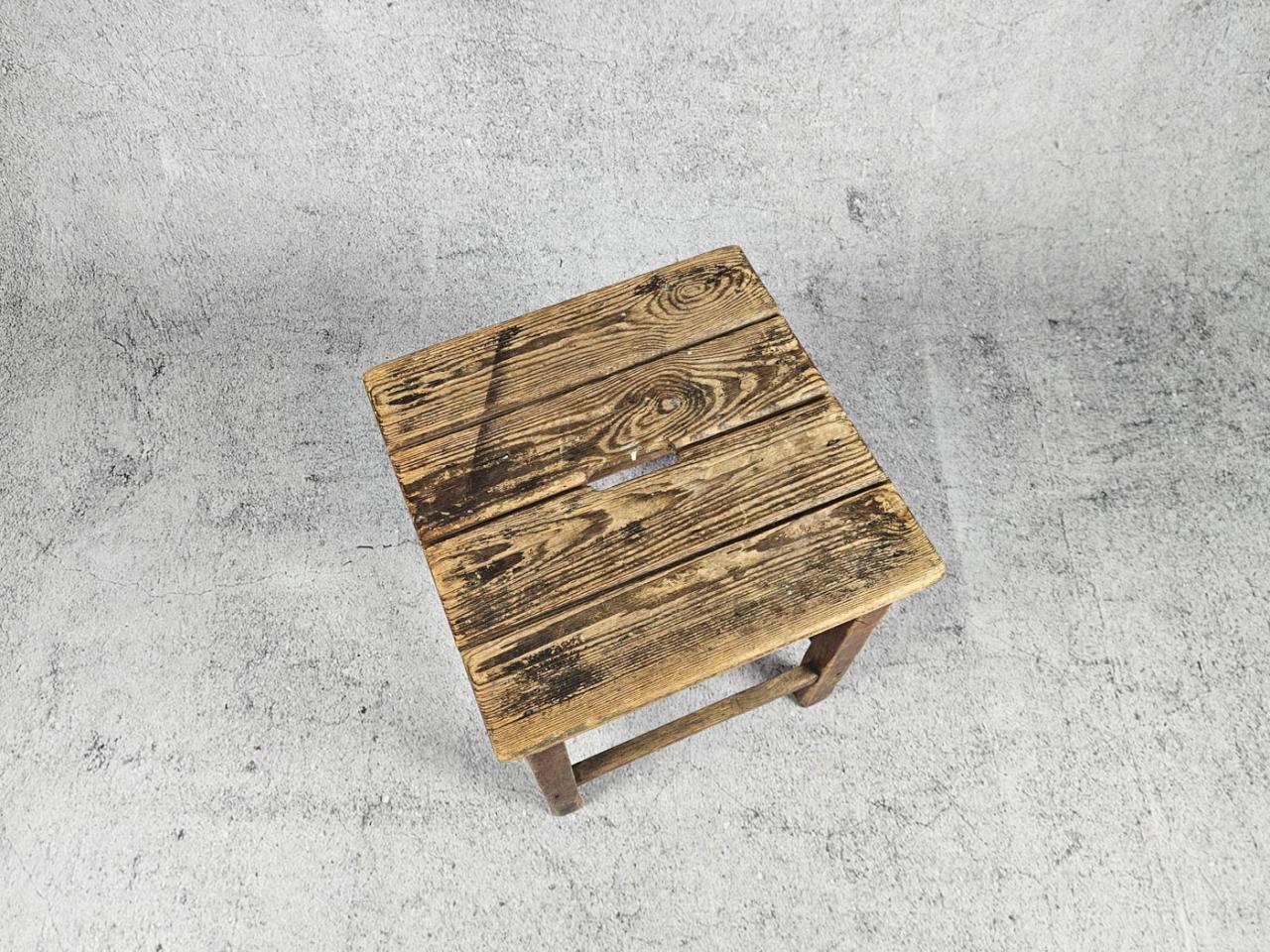 STOOL