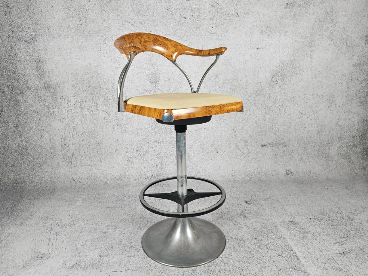BAR STOOL