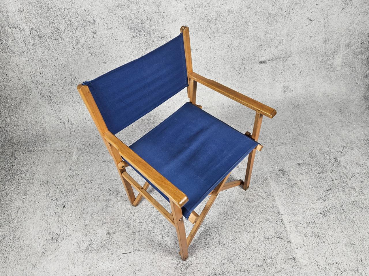 DIRECTOR'S CHAIR
