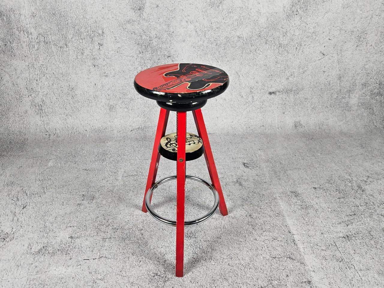 BAR STOOL