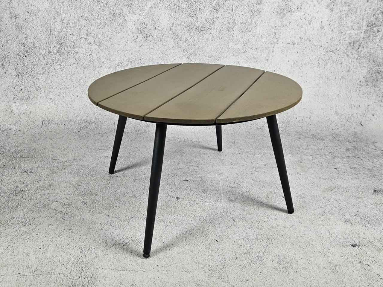 GARDEN TABLE