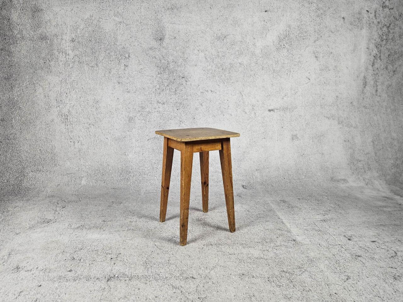 STOŁEK TABORET